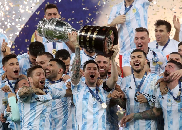 Hành trình đến châu Âu tìm người thay thế Messi của tuyển Argentina | Bóng  Đá