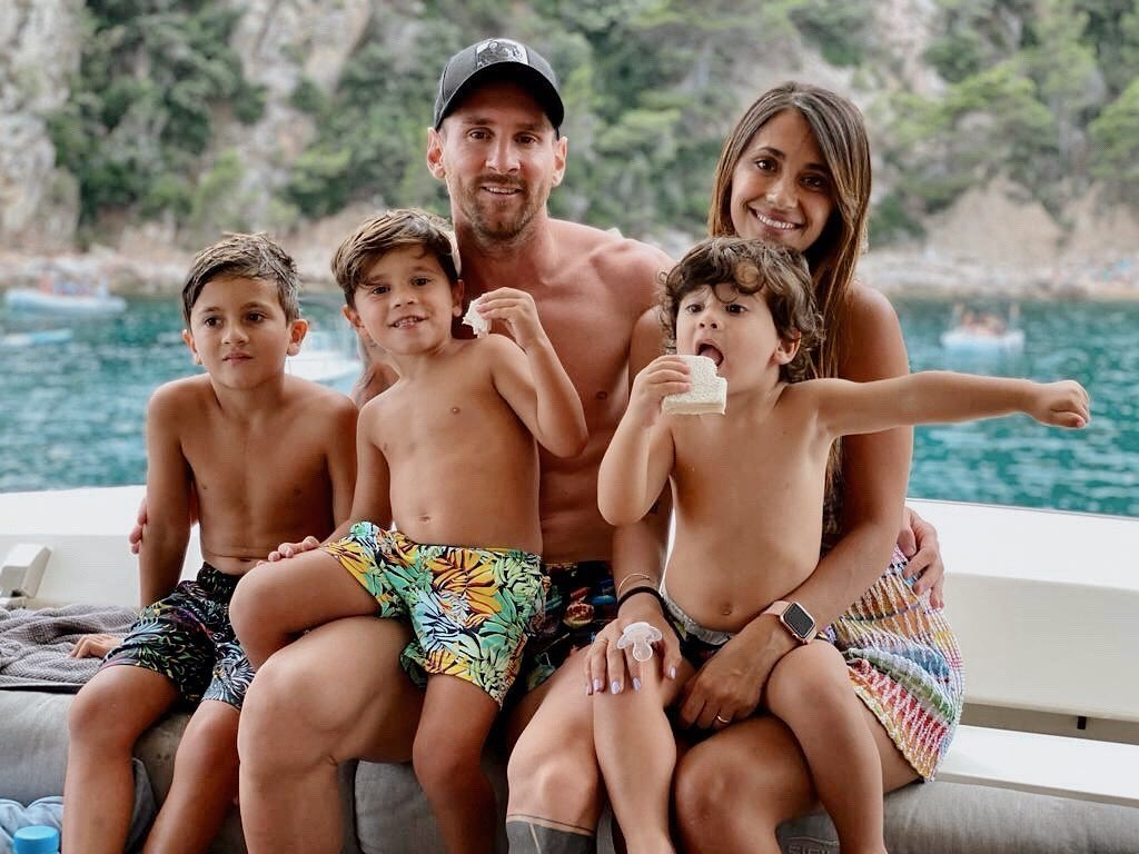 Lionel Messi STAYS at Barcelona after his kids burst into tears over  transfer saga - and to avoid legal battle with club | The US Sun