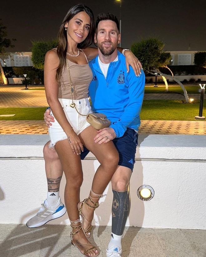 Vóc dáng săn chắc của vợ Messi ở tuổi 34