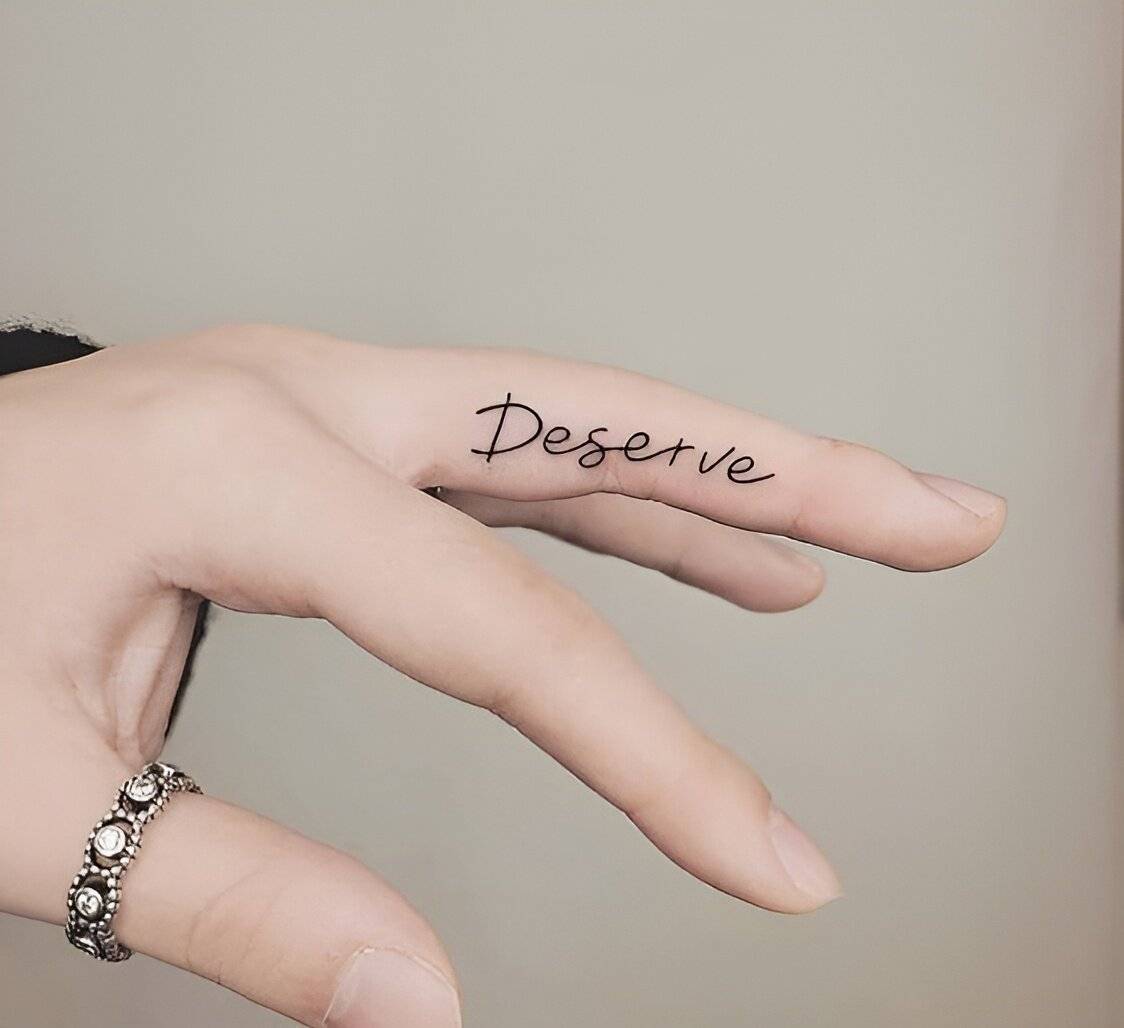 20 Drool-Worthy Finger Tattoo Designs For Women - 161