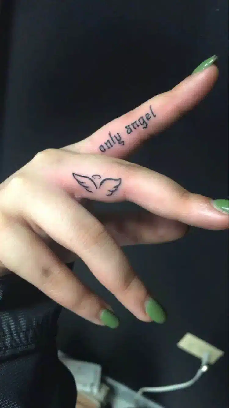 20 Drool-Worthy Finger Tattoo Designs For Women - 141
