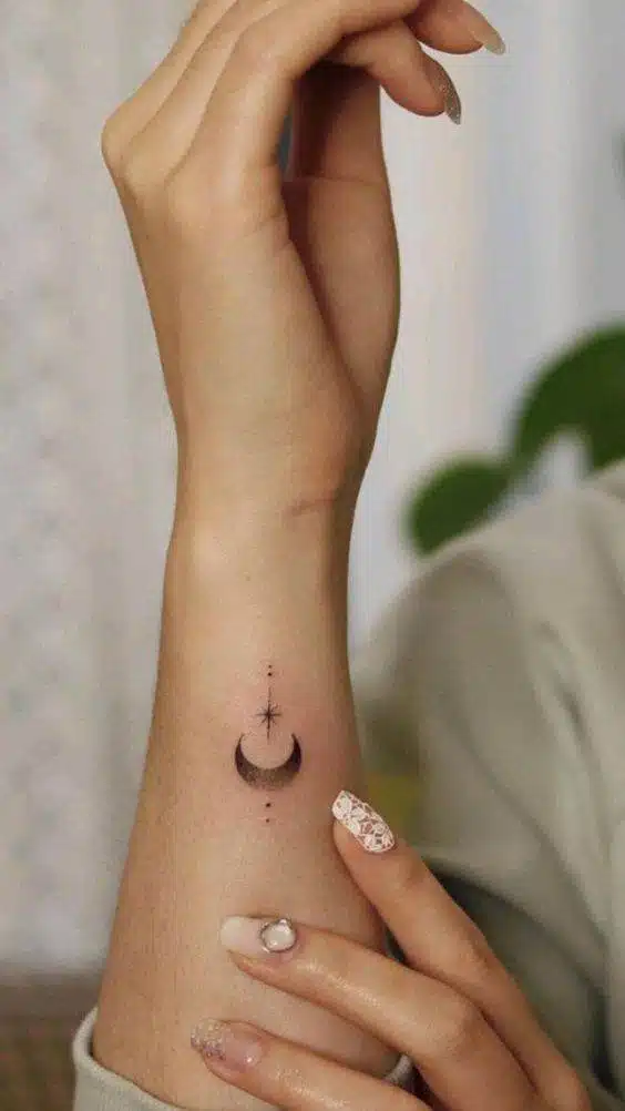 25 Mini Moon Tattoos To Boost Your Feminine Power - 163