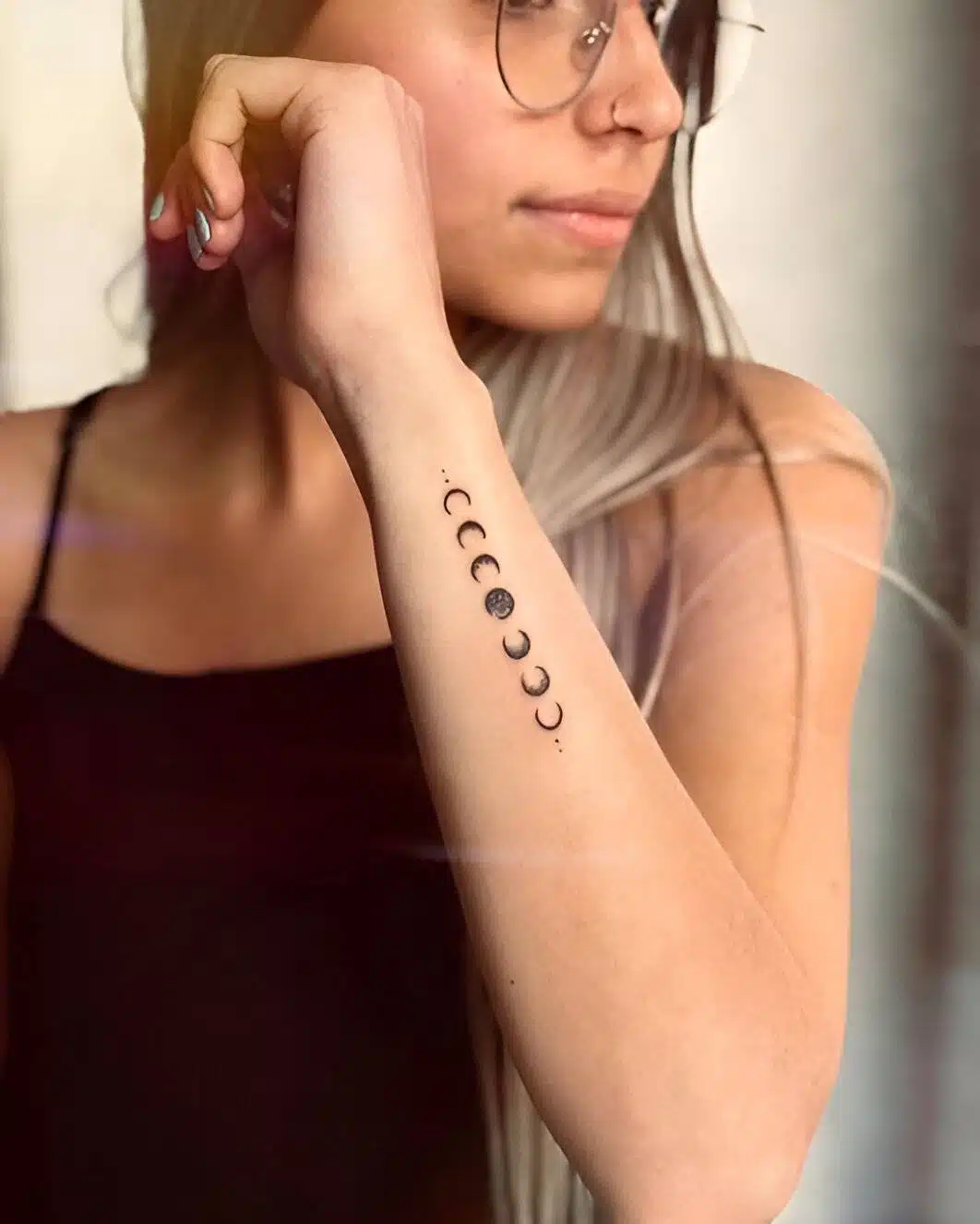 25 Mini Moon Tattoos To Boost Your Feminine Power - 199