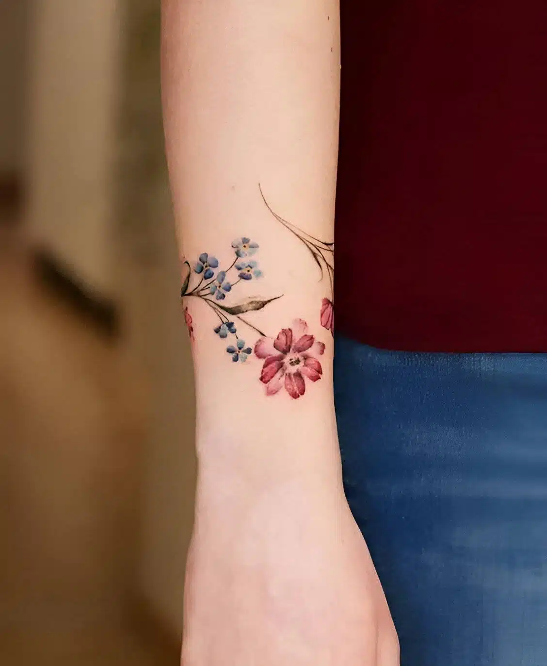 25 Simple Yet Chic Wrist Tattoo Ideas For Feminine Beauty - 197