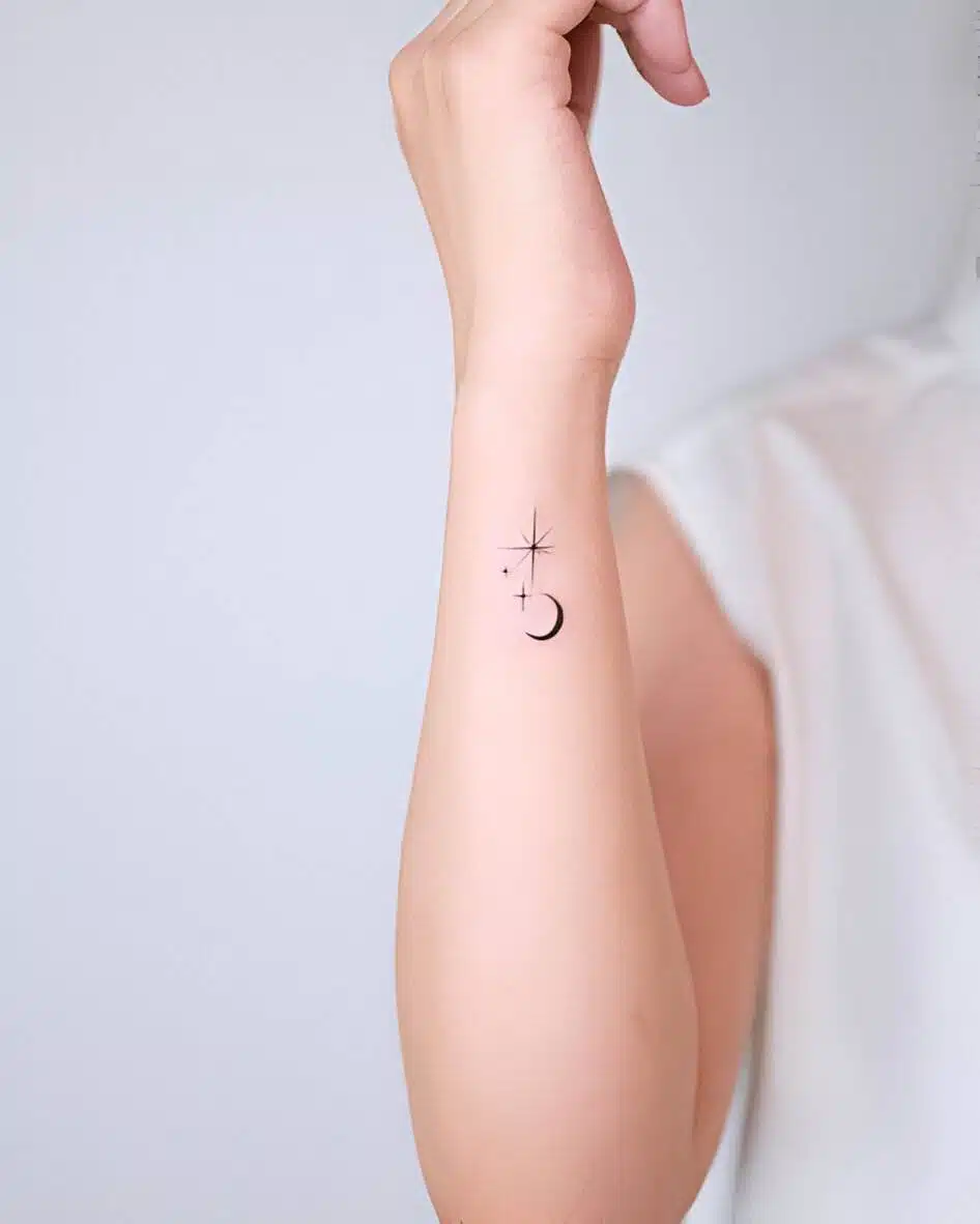 25 Simple Yet Elegant Tiny Tattoos For Women - 187