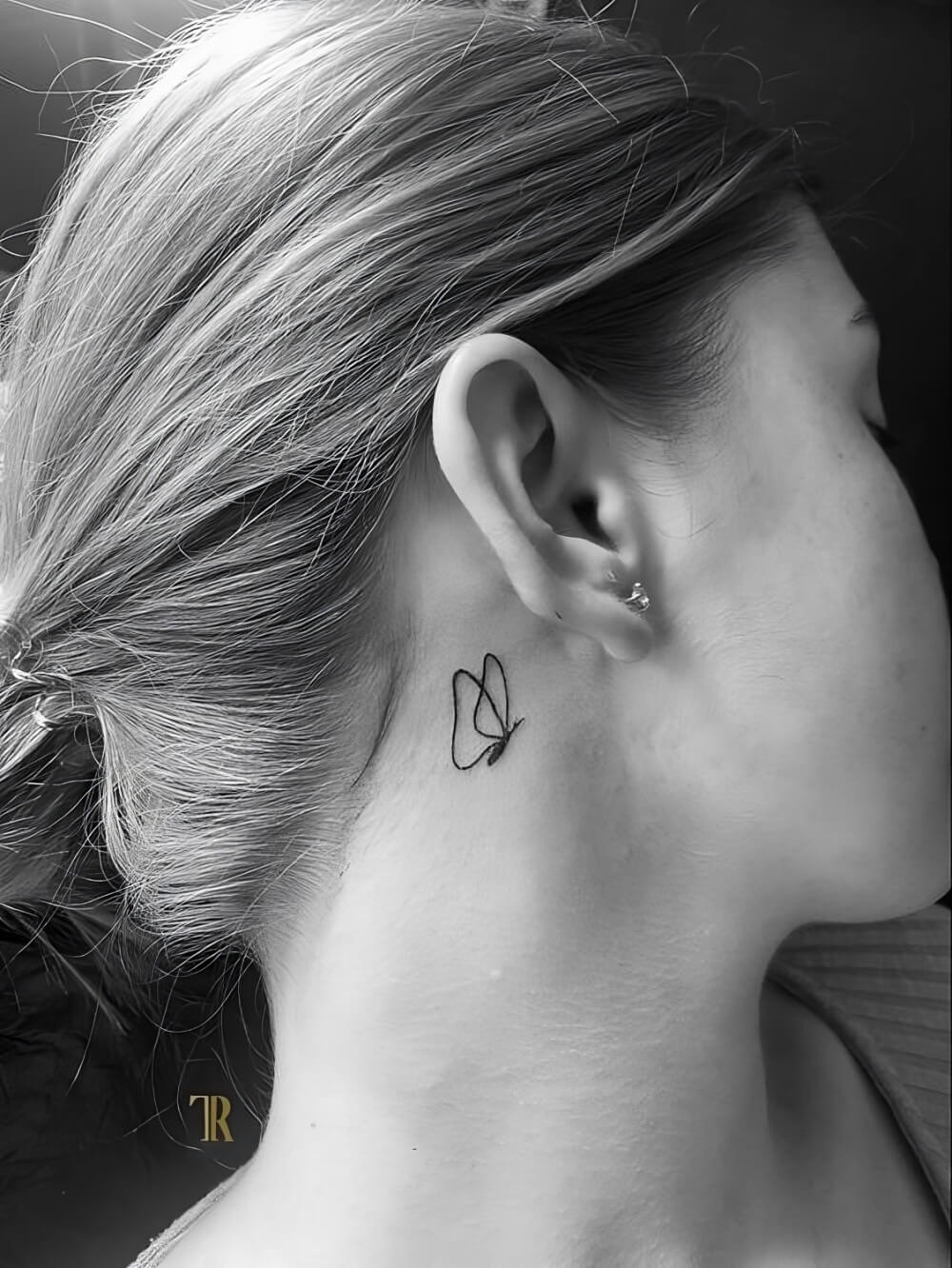 35 Simple Yet Pretty Butterfly Tattoo Ideas For Ladies - 271