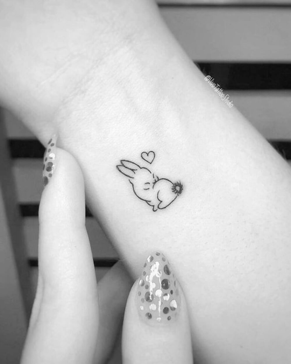 50 Minimal Tattoo Designs That Prove Simple Doesn’t Meant Boring - 381
