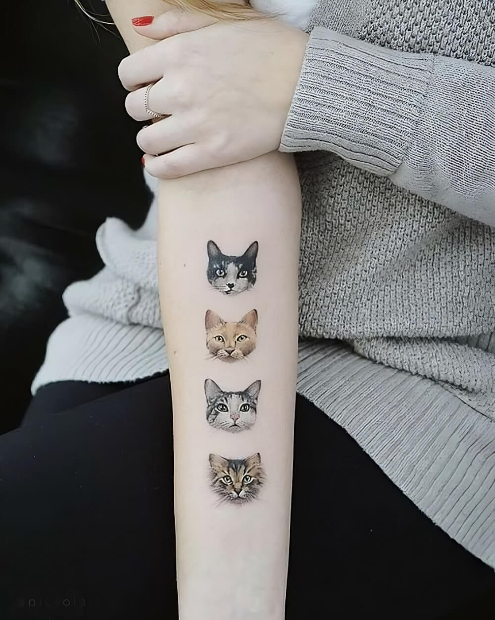 50 Minimal Tattoo Designs That Prove Simple Doesn’t Meant Boring - 389