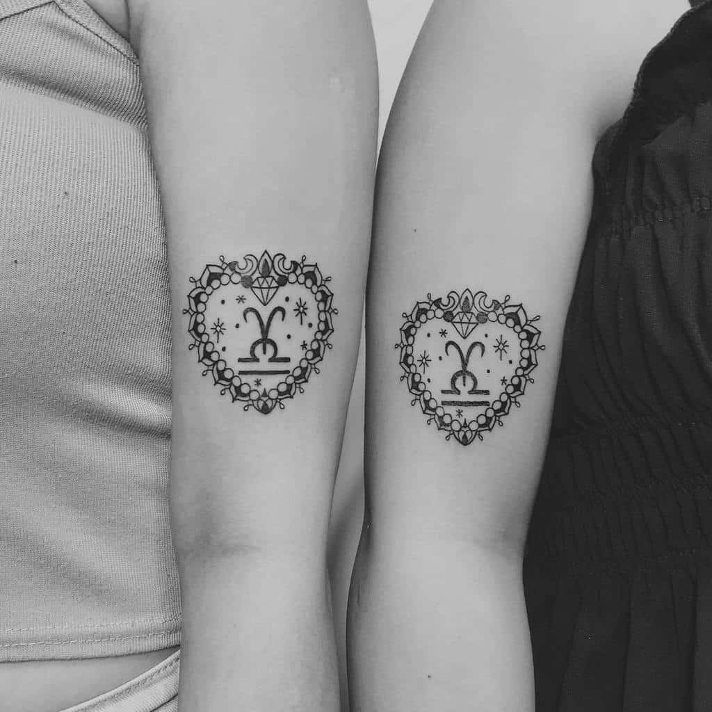 black-work-hermana-tatuaje-karas1nk