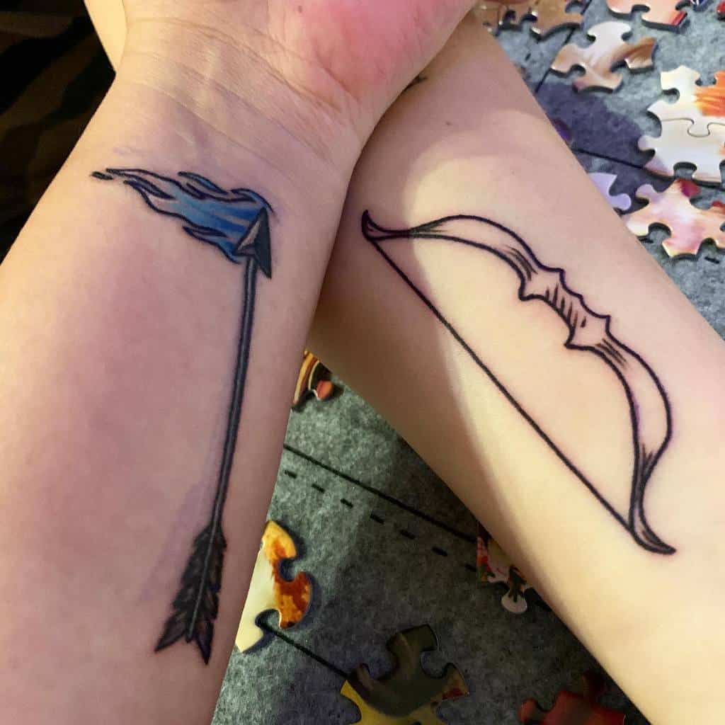 arco-y-flecha-arquera-hermana-tatuaje-cassandraparker