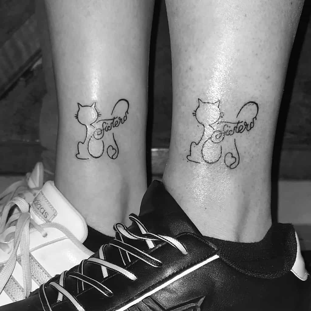 gato-tobillo-corazon-hermana-tatuaje-inkme.licia