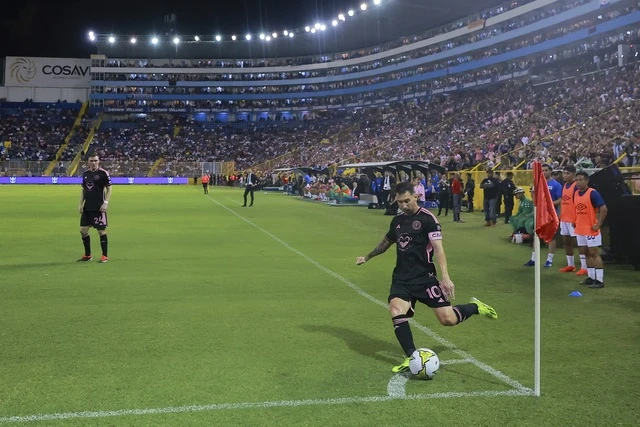 Messi và Luis Suarez lần đầu tiên thi đấu cùng nhau sau 3 năm rưỡi- Ảnh 3.