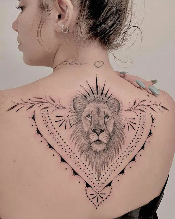 Full back lion tattoo by @bee.mrts