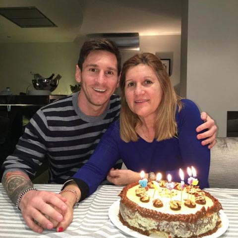 Mẹ Messi không tin con trai có thể giành Quả bóng Vàng