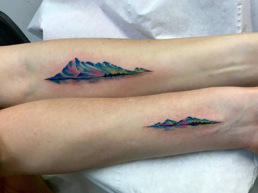 acuarela-montaña-cordillera-paisaje-hermana-tatuaje-studioonederby