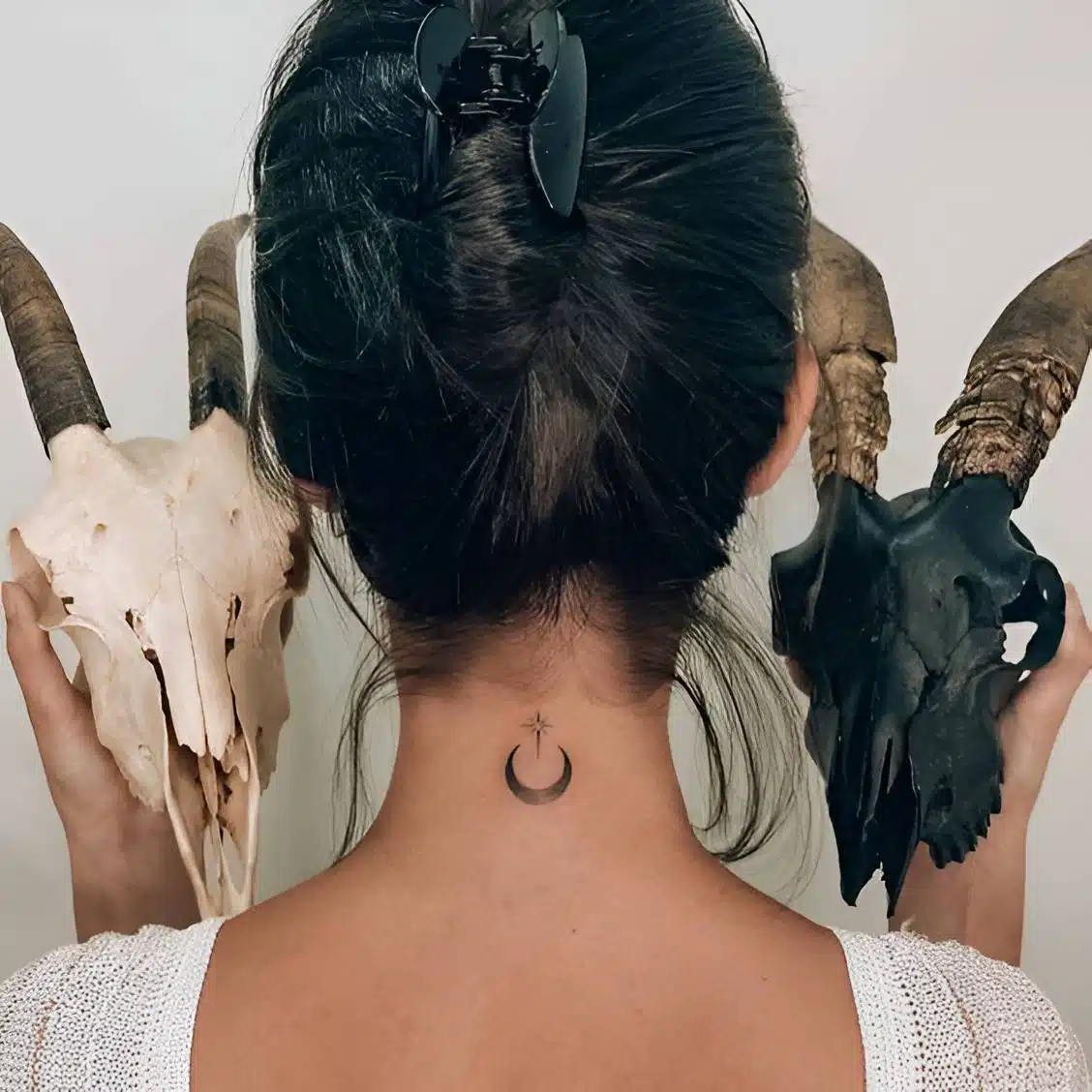 20 Elegant Mini Nape Tattoos To Bring Out Your Beauty - 153