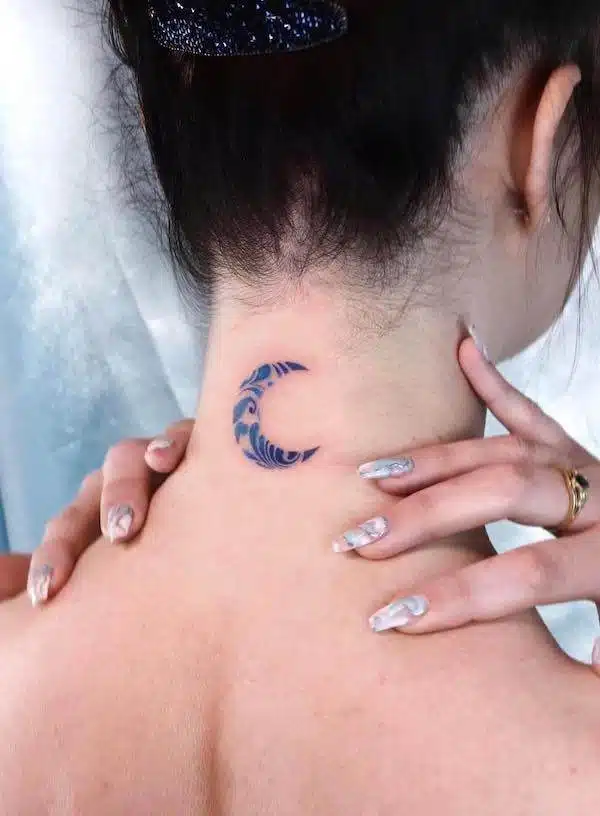 20 Elegant Mini Nape Tattoos To Bring Out Your Beauty - 161