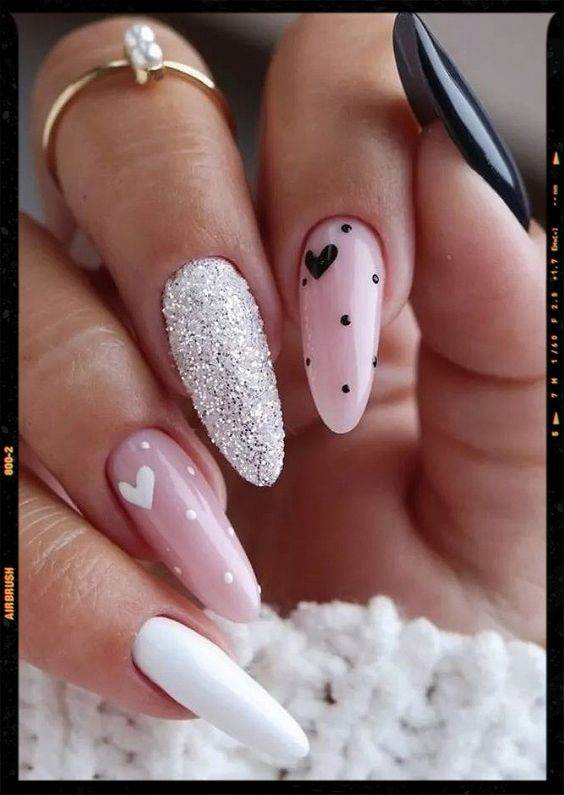 30 Easy And Lovely Heart Nail Ideas To Rock All Year Round - 233