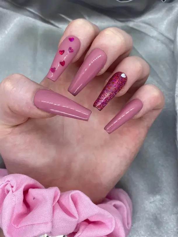 30 Easy And Lovely Heart Nail Ideas To Rock All Year Round - 235