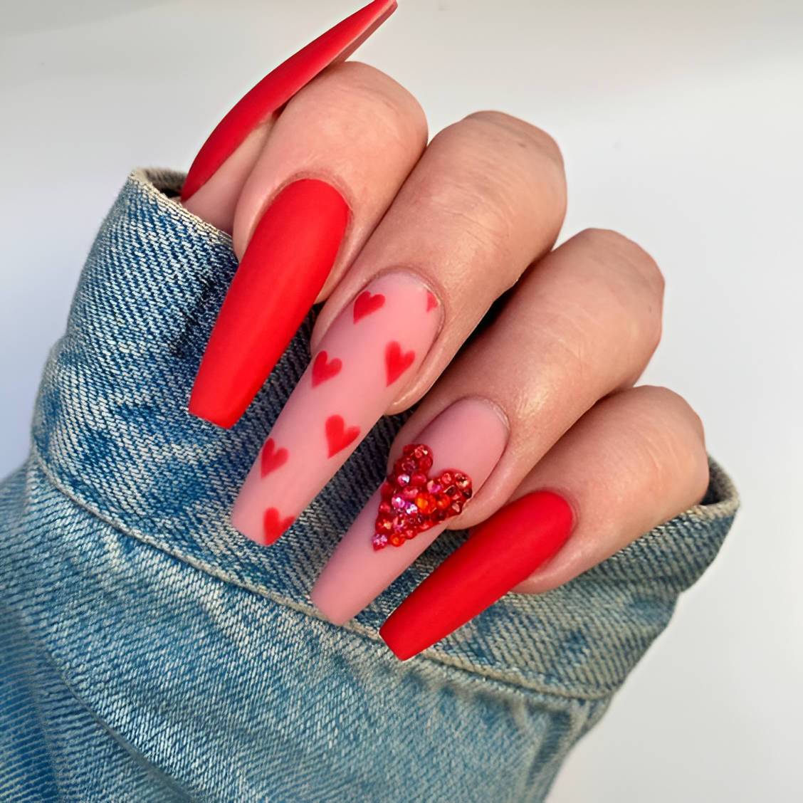 30 Easy And Lovely Heart Nail Ideas To Rock All Year Round - 239