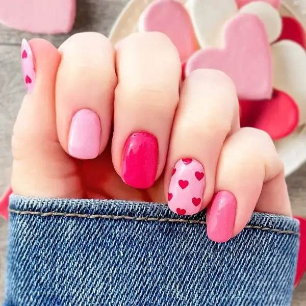 30 Easy And Lovely Heart Nail Ideas To Rock All Year Round - 249