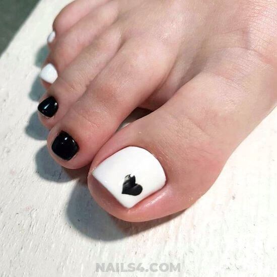 20+ Cute Toe Nail Designs That Make Having Feet More Fun - 143