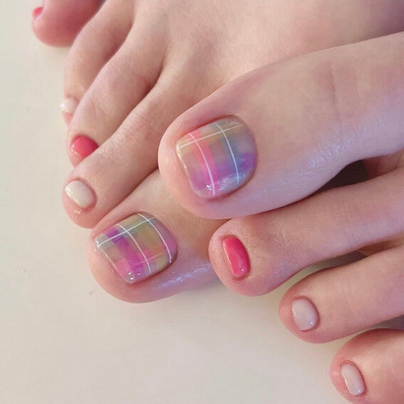 20+ Cute Toe Nail Designs That Make Having Feet More Fun - 171