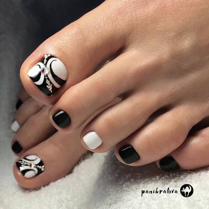 20+ Cute Toe Nail Designs That Make Having Feet More Fun - 175