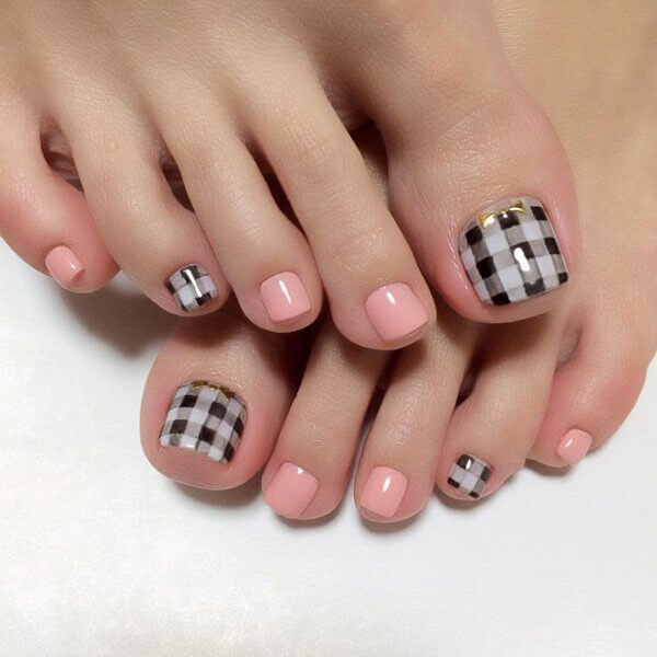 20+ Cute Toe Nail Designs That Make Having Feet More Fun - 181