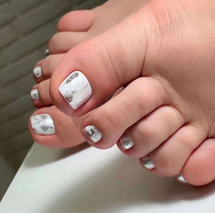 20+ Cute Toe Nail Designs That Make Having Feet More Fun - 155