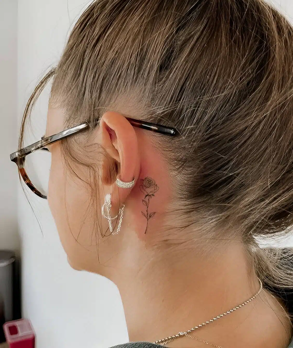 25 Low-key Stunning Behind The Ear Tattoos To Get ASAP - 175
