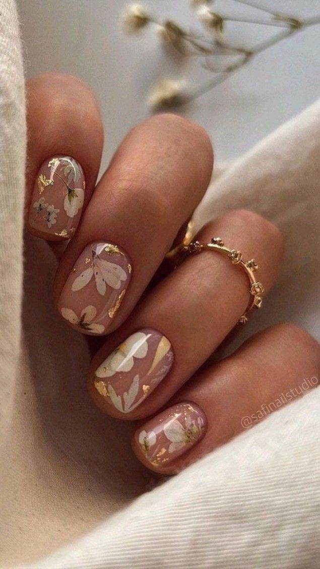 27 Easy Yet Pretty Floral Nail Designs Perfect For Summer - 213