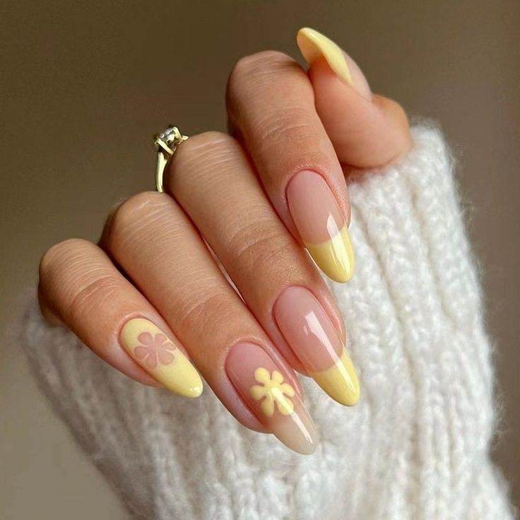 27 Easy Yet Pretty Floral Nail Designs Perfect For Summer - 191