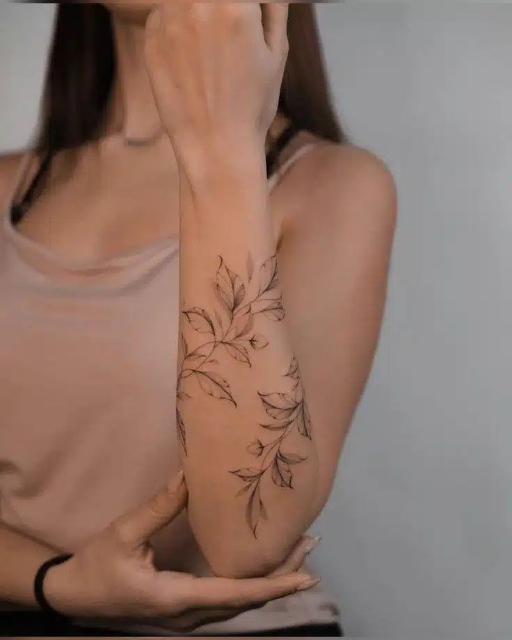 27 Stunning Forearm Tattoos To Vamp Up Your Femininity 13