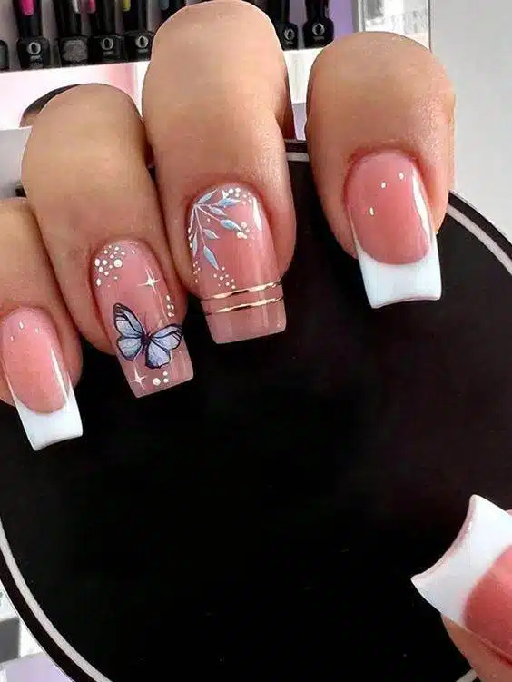 30 Elegant Flower Nail Designs Beautiful All Year Round - 213