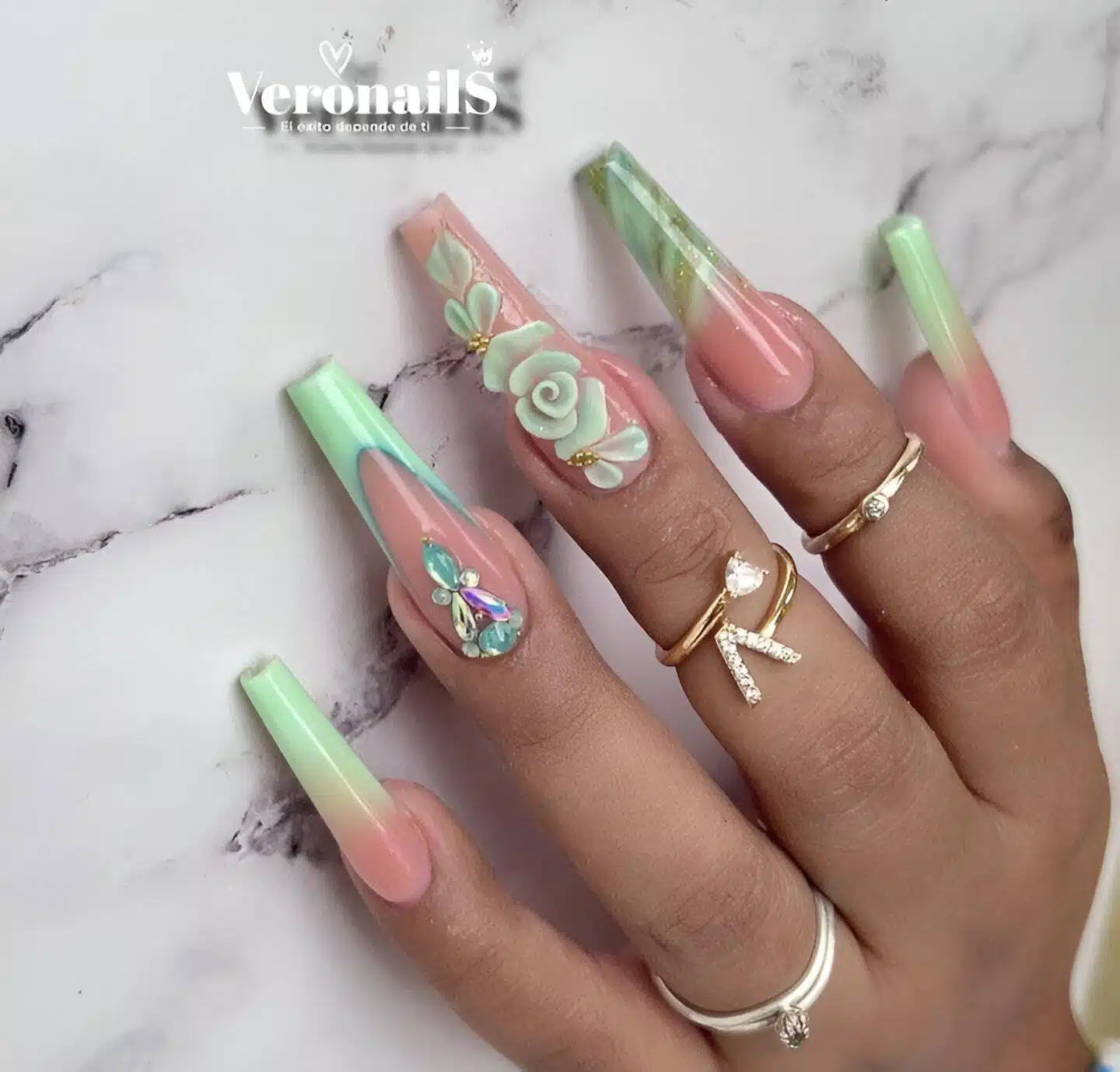 30 Elegant Flower Nail Designs Beautiful All Year Round - 223