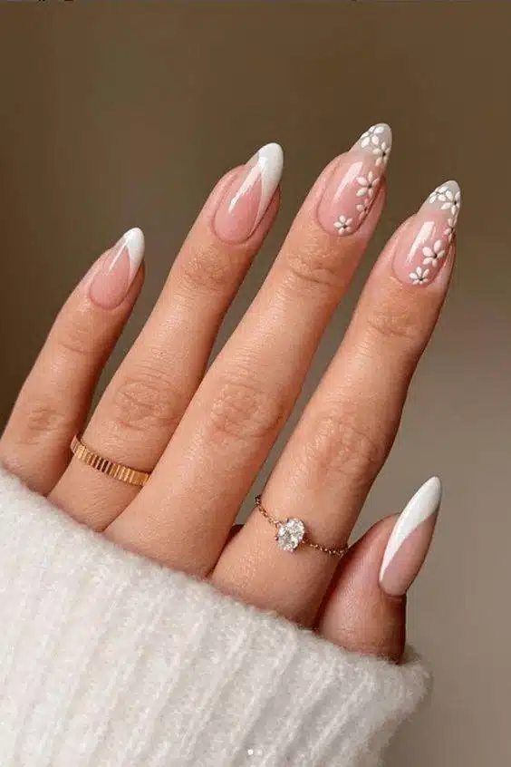 30 Elegant Flower Nail Designs Beautiful All Year Round - 237