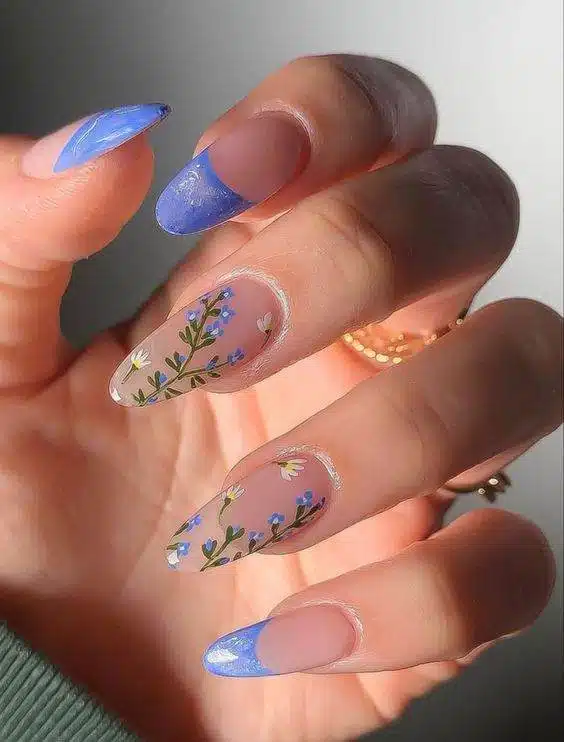 30 Elegant Flower Nail Designs Beautiful All Year Round - 251