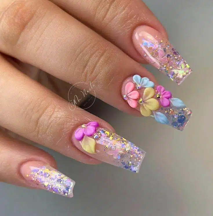 30 Elegant Flower Nail Designs Beautiful All Year Round - 199