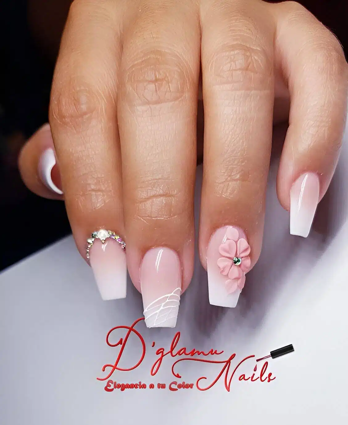 30 Elegant Flower Nail Designs Beautiful All Year Round - 203