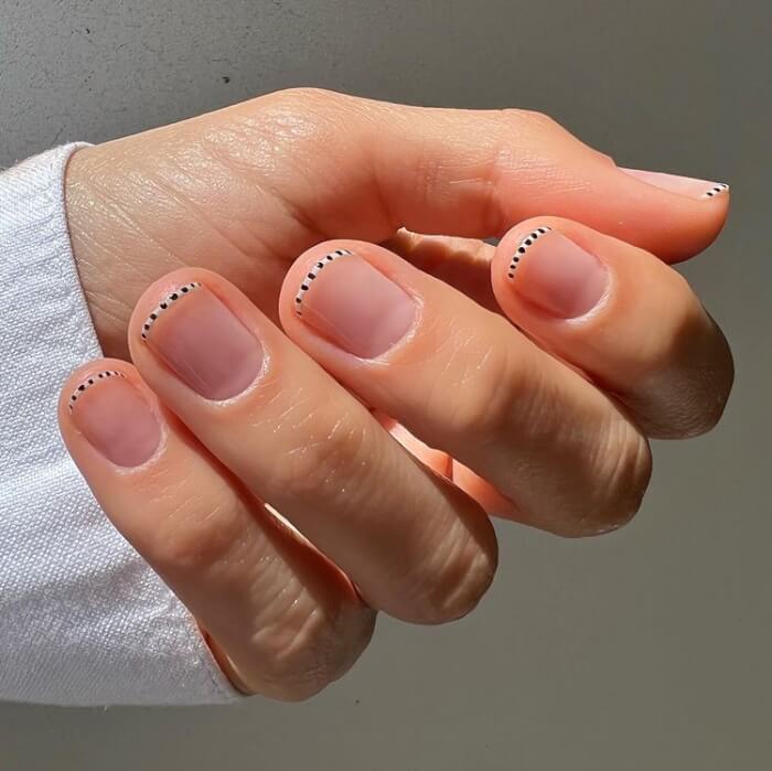 Save Hundreds of Dollars With These 30 Easy-To-Copy Short Nail Designs - 237