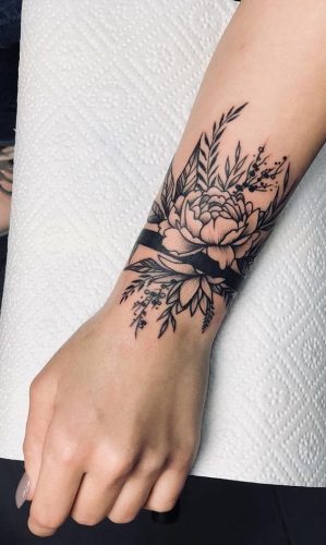 20 Botanical Wrap Tattoo Ideas