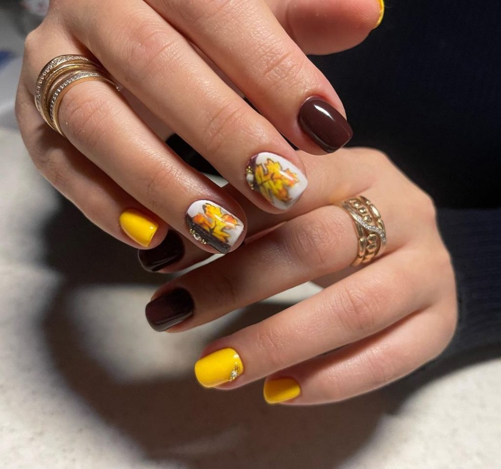 Fall Leaves Nail Art 25 Ideas: A Guide to Gorgeous Autumn Manicures